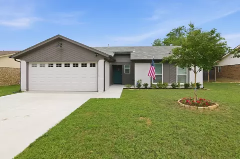 6449 Highview Ter, Watauga, TX 76148