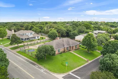 10025 Forest View Dr, Woodway, TX 76712