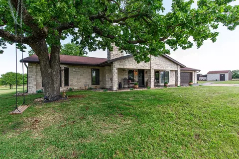 2043 Huddleston Rd, Sunset, TX 76270