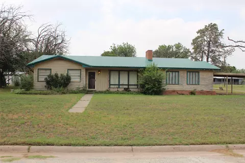 1001 SE 4th St, Knox City, TX 79529