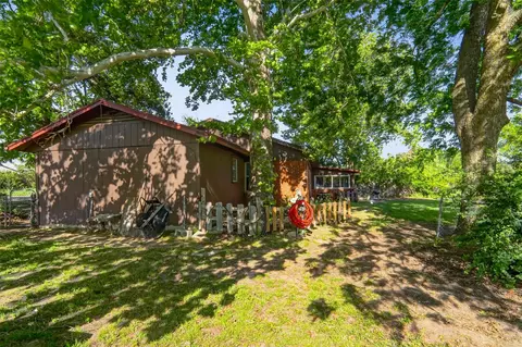Exterior - 615 W North St, Blossom, TX 75416 photo 14 of 15