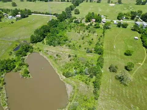View/Area - 615 W North St, Blossom, TX 75416 photo 5 of 7