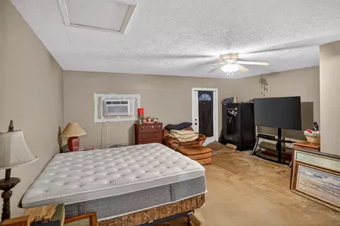 Bedroom - 615 W North St, Blossom, TX 75416 photo 4 of 4