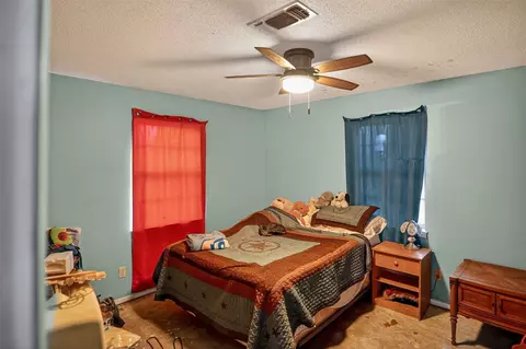 Bedroom - 615 W North St, Blossom, TX 75416 photo 1 of 4