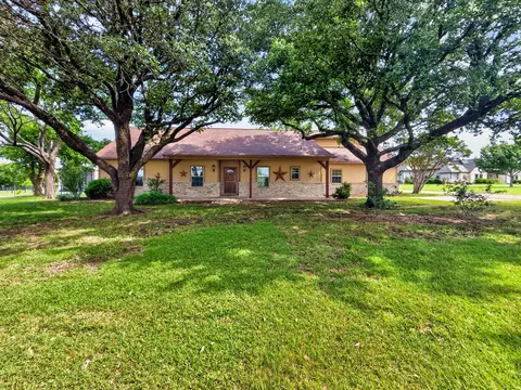 1255 Vineyard Rd, Gunter, TX 75058