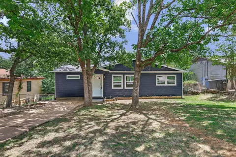 1108 Park Dr, Denison, TX 75020