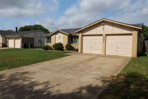 5404 Windy Meadow Dr, Arlington, TX 76017