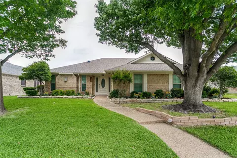 1701 Amazon Dr, Plano, TX 75075
