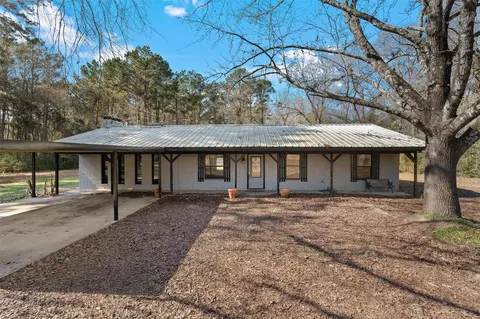 124 Quail Creek Dr, Carthage, TX 75633