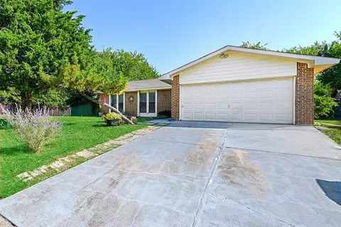 1901 Angelina Dr, Garland, TX 75040