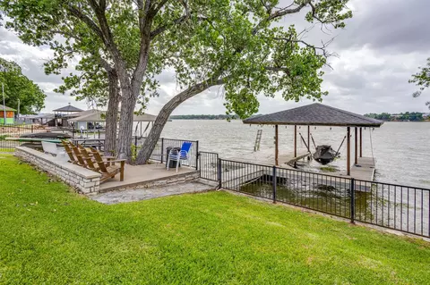 103 Casas Del Sur St, Granbury, TX 76049