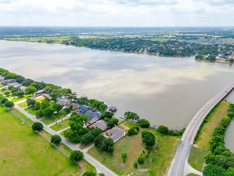 103 Casas Del Sur St, Granbury, TX 76049