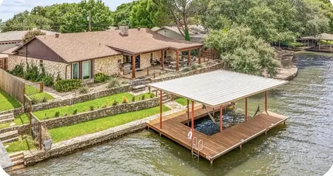 422 Granada Calle Ct, Granbury, TX 76049
