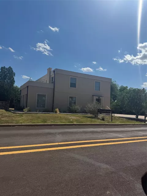 901 W 3rd St, Quanah, TX 79252