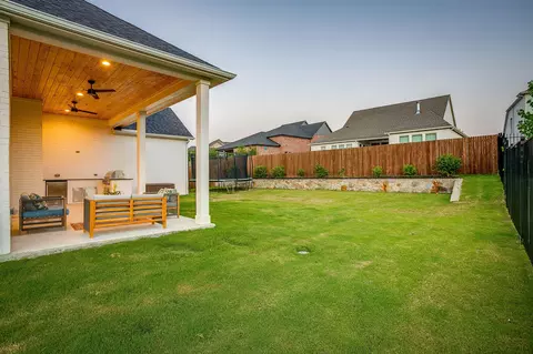 Exterior - 417 Kestrel Ct, Aledo, TX 76008 photo 4 of 5