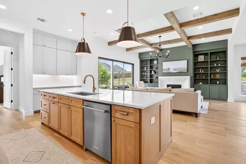 Kitchen - 417 Kestrel Ct, Aledo, TX 76008 photo 4 of 4