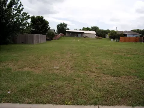 111 Burkett Dr, San Saba, TX 76877