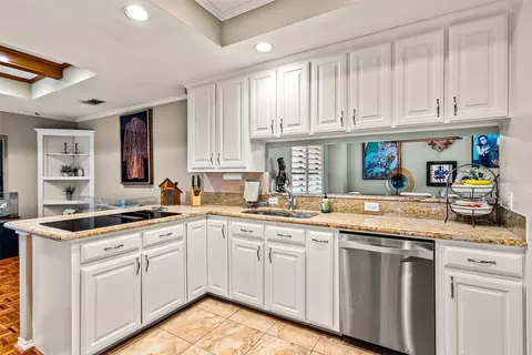 Kitchen - 407 Dillard Ln, Coppell, TX 75019 photo 2 of 3