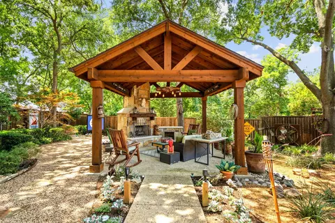 Exterior - 407 Dillard Ln, Coppell, TX 75019 photo 6 of 18