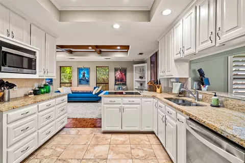 Kitchen - 407 Dillard Ln, Coppell, TX 75019 photo 1 of 3