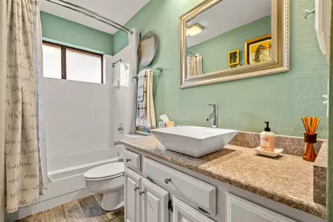 Bath - 407 Dillard Ln, Coppell, TX 75019 photo 4 of 4