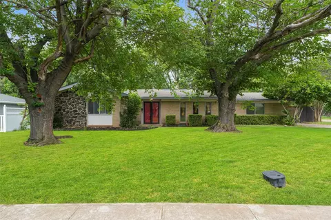 613 Misty Glen Dr, Desoto, TX 75115