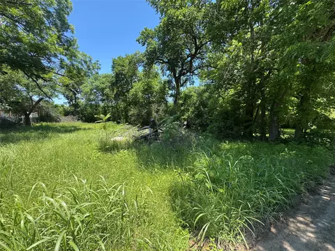 703 Olive St, Cleburne, TX 76031