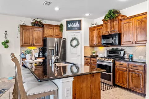1737 Kachina Lodge Rd, Fort Worth, TX 76131