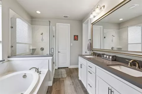 Bath - 6212 Leatherstem Rd, Argyle, TX 76226 photo 1 of 7