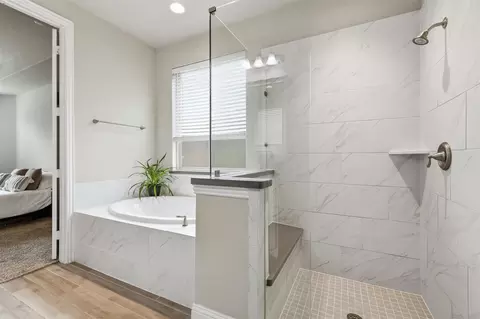 Bath - 6212 Leatherstem Rd, Argyle, TX 76226 photo 4 of 7