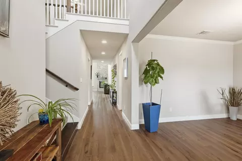 Entry Way - 6212 Leatherstem Rd, Argyle, TX 76226 photo 3 of 4