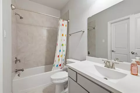 Bath - 6212 Leatherstem Rd, Argyle, TX 76226 photo 7 of 7