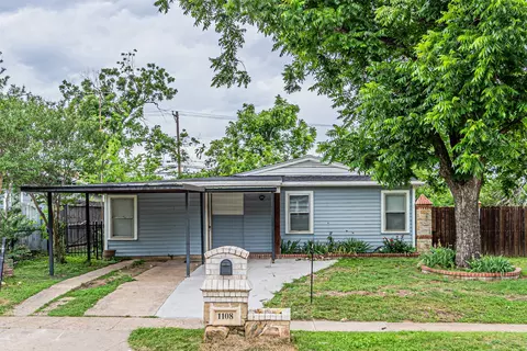 1108 Sharondale St, Fort Worth, TX 76115