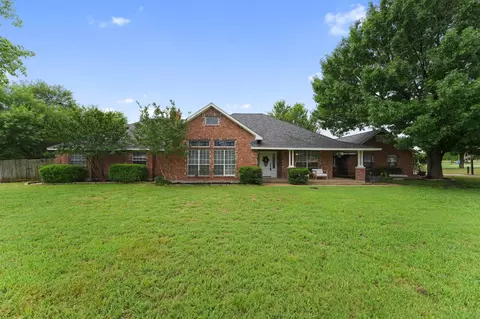 302 Thorntree Dr, Ovilla, TX 75154