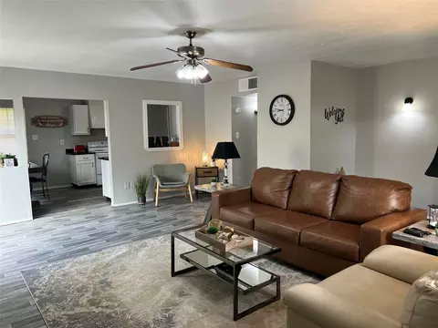 3732 Seven Gables St, Fort Worth, TX 76133