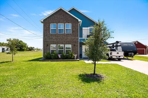 220 Swan Pkwy, East Tawakoni, TX 75472