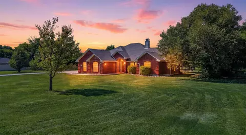 9 Horseman Dr, Lucas, TX 75002