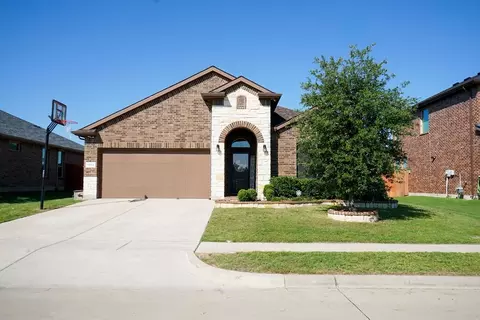 1204 Burlingame Dr, Cleburne, TX 76033