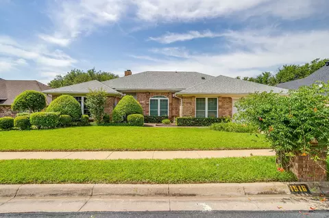 1516 Wimberly Ct, Bedford, TX 76021