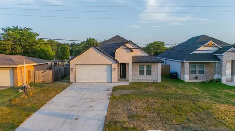 5212 Cox St, Fort Worth, TX 76105