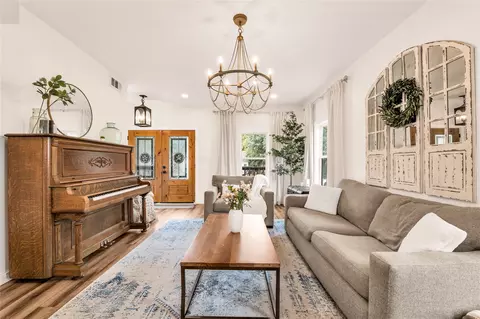 911 N 31st St, Waco, TX 76707