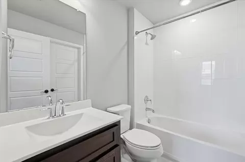Bath - 1713 Roundtree Cir E, Aledo, TX 76008 photo 8 of 8