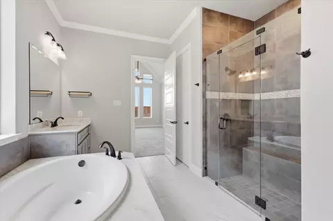 Bath - 1713 Roundtree Cir E, Aledo, TX 76008 photo 6 of 8