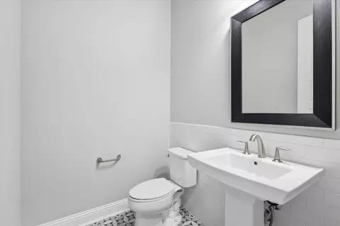 Bath - 1713 Roundtree Cir E, Aledo, TX 76008 photo 2 of 8