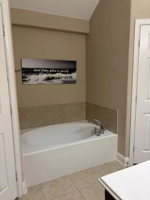 Bath - 202 Tower Cir, Terrell, TX 75160 photo 3 of 5