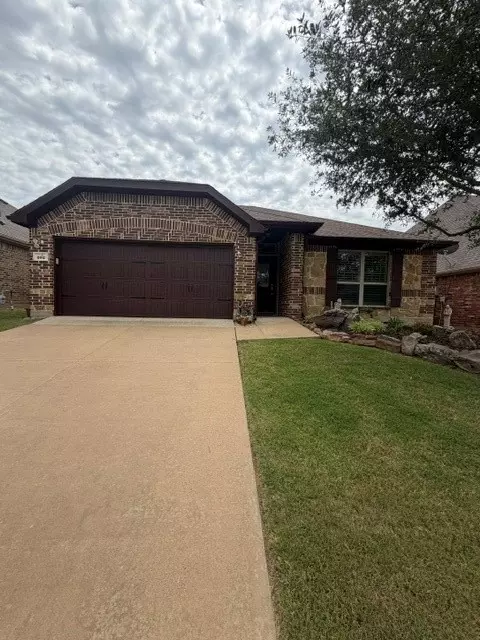 Exterior - 202 Tower Cir, Terrell, TX 75160 photo 8 of 18
