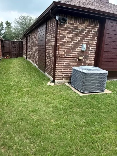 Exterior - 202 Tower Cir, Terrell, TX 75160 photo 14 of 18