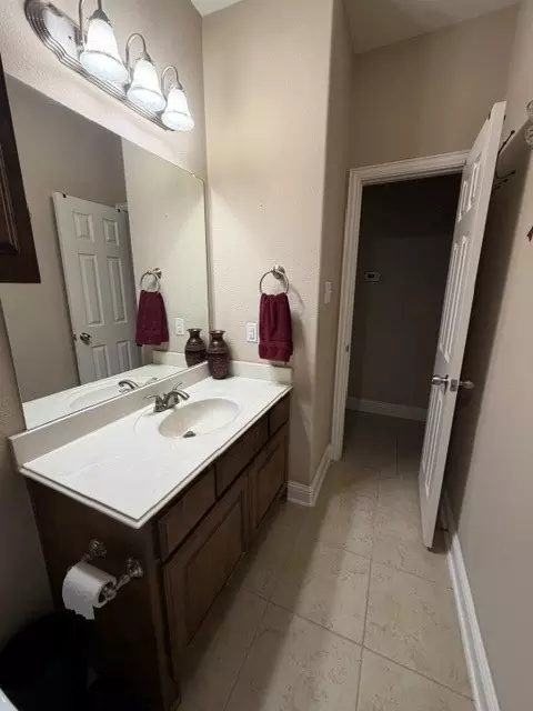 Bath - 202 Tower Cir, Terrell, TX 75160 photo 4 of 5