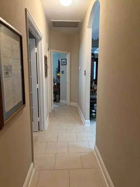 Entry Way - 202 Tower Cir, Terrell, TX 75160 photo 2 of 3