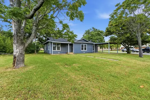 203 N Kickapoo St, Lipan, TX 76462